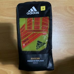 Adidas predator replique  goalie gloves